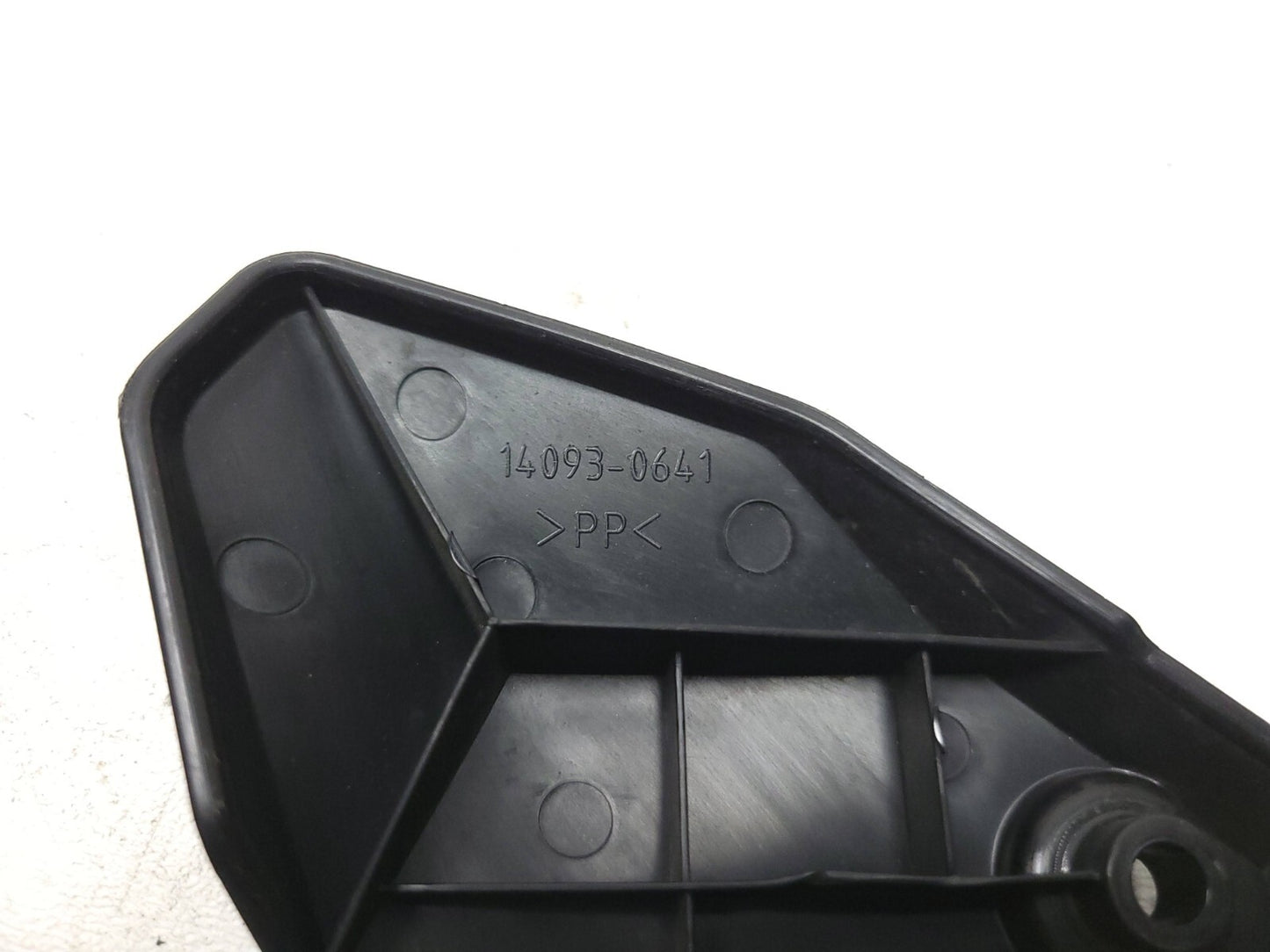 19 - 23 Kawasaki Z400 Er400 Right Lower Frame Cover Trim 14093-0641 OEM