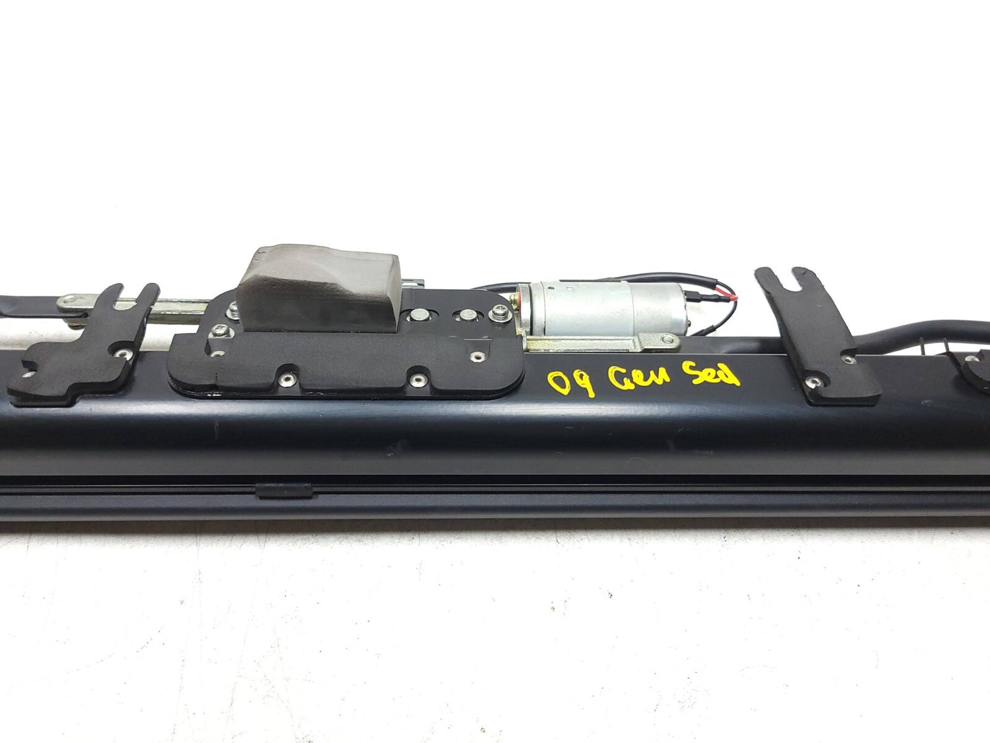 09-14 Hyundai Genesis Rear Power Sunshade Roller Blind Shade OEM Sedan