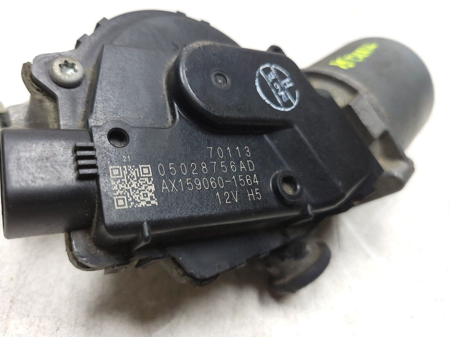 2015 - 2018 Dodge Challenger Windshield Wiper Motor  OEM