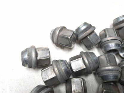 2018 Chrysler 300 Wheel Lug Nut 20pcs OEM