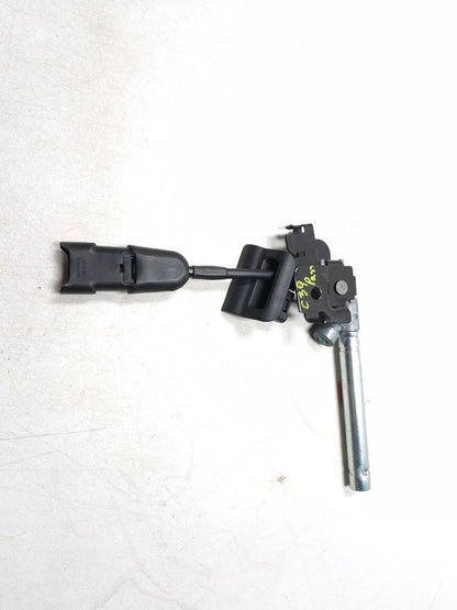 2014 Hyundai Accent Seat Belt Buckle Latch Front Passenger Side Right OEM