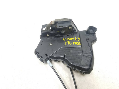 2007-2011 Toyota Camry Door Lock Actuator & Handle Front Passenger Side Rh OEM