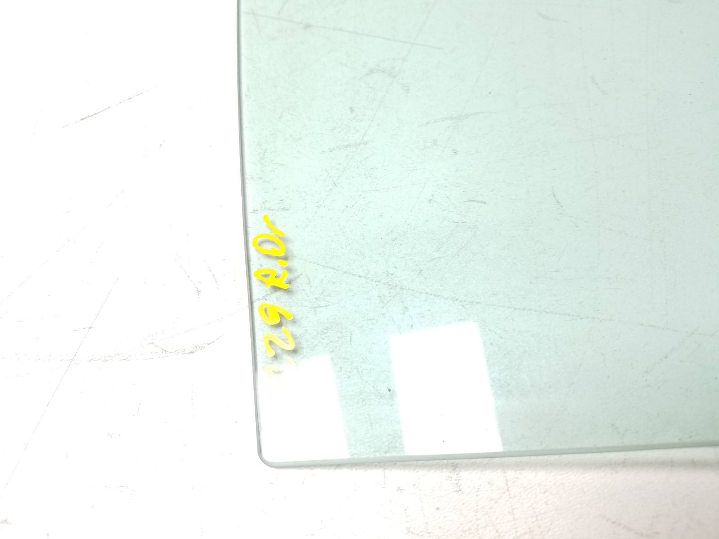 2017 Jaguar Xe Rear Driver Side Left Door Glass T4n3107 OEM