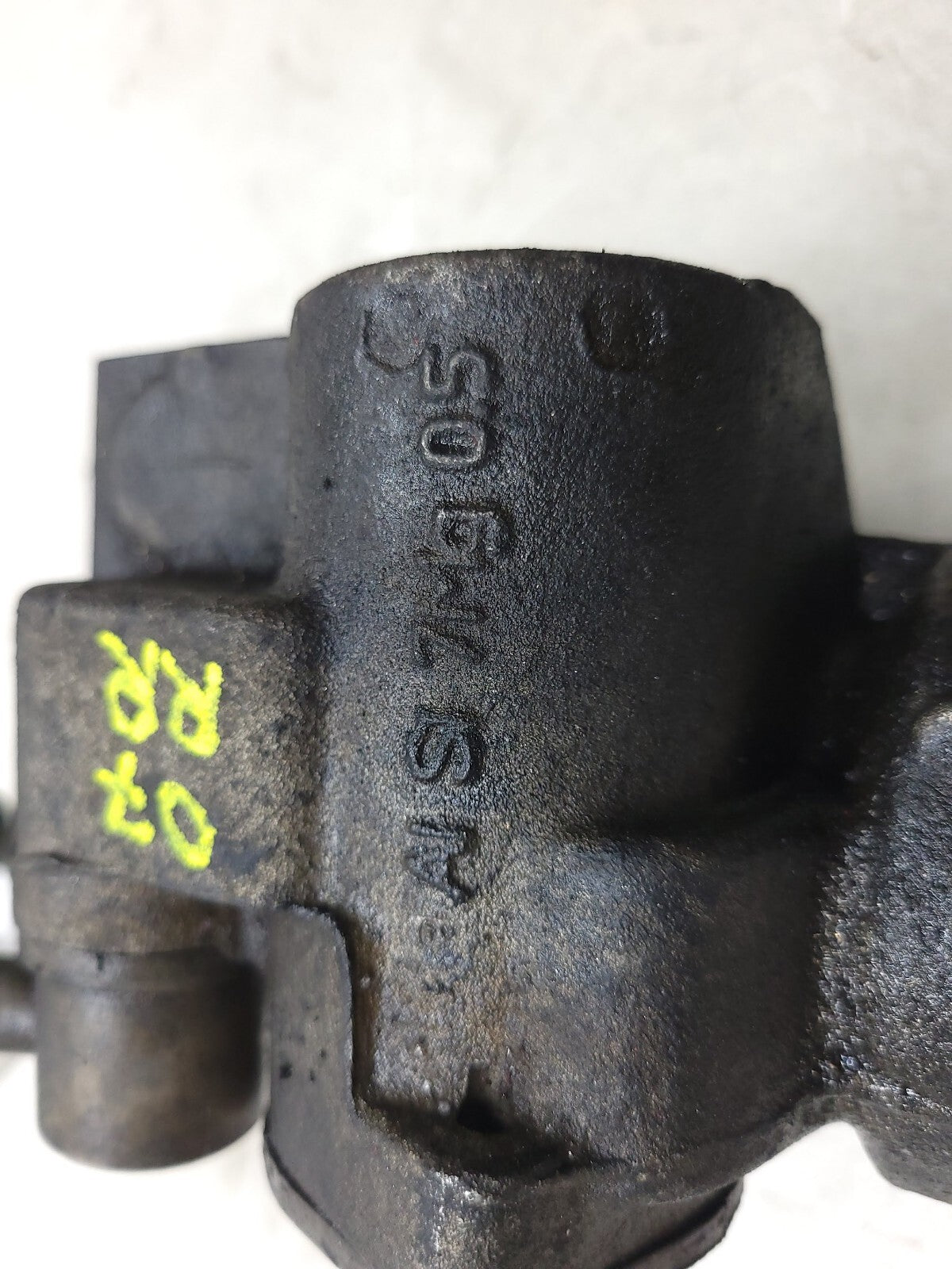 2007 Range Rover 4.2l Engine Oil Filter Housing Adapter OEM