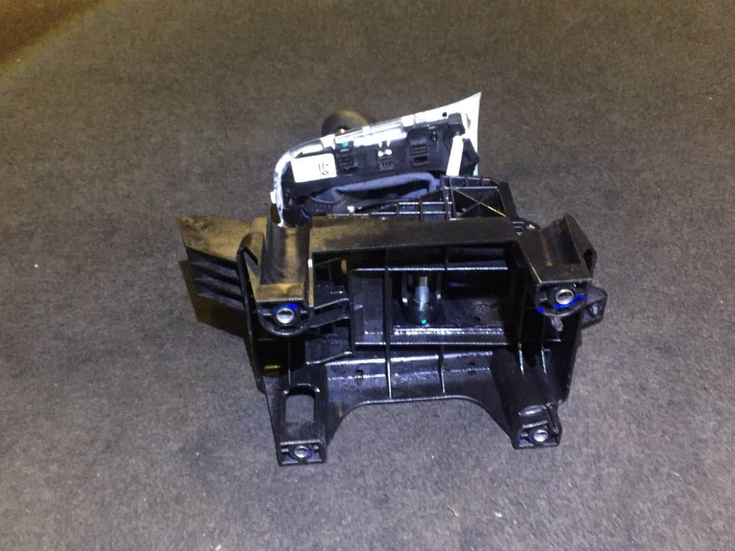 2018 Buick Encore Transmission Gear Shifter W/ Boot & Knob OEM