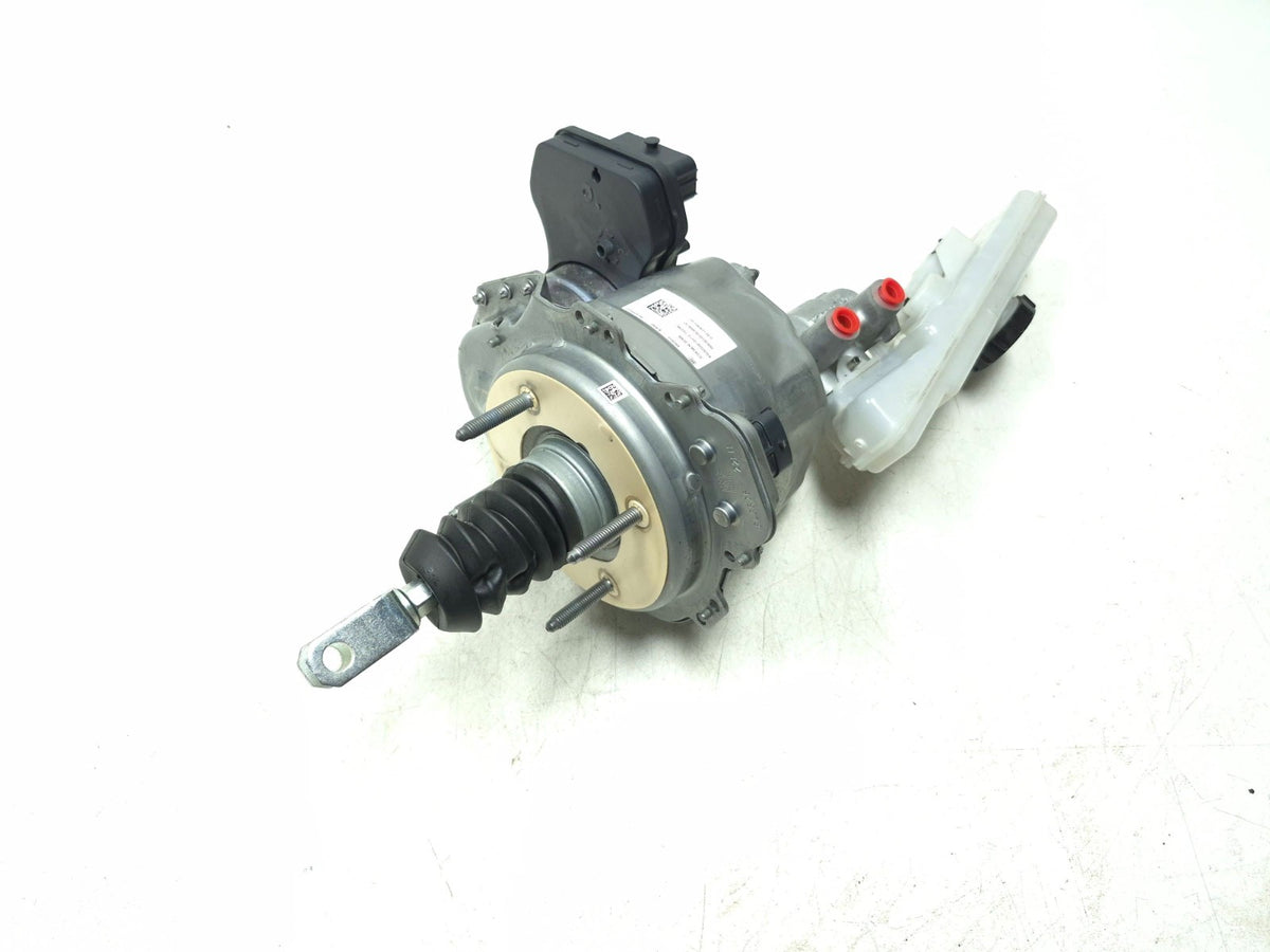 2018 Tesla Model 3 Brake Booster W/ Master Cylinder 1044671-00-d OEM