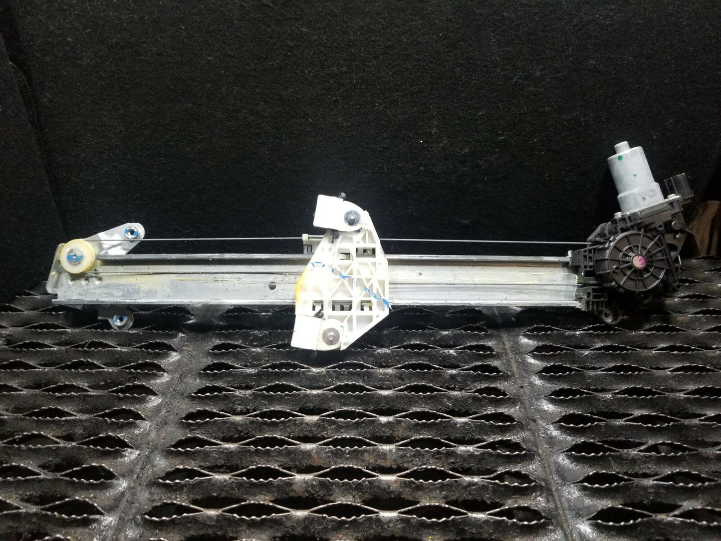 2013 Honda Accord Front Passenger Door Window Regulator W/ Motor OEM