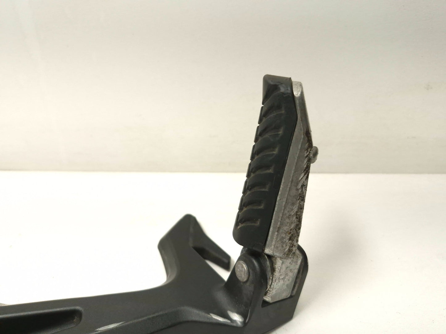 2022 Kawasaki Ninja 650 Ex650 Rear Foot Peg & Bracket Left OEM