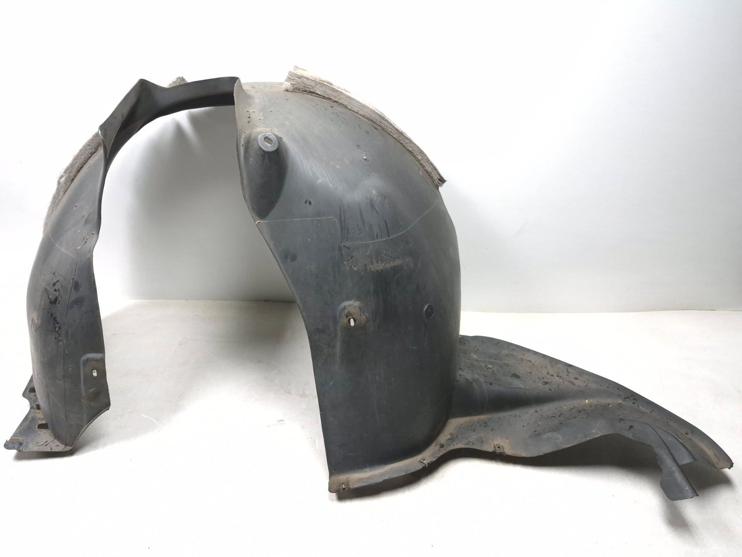 2011 Volkswagen Tiguan Front Left & Right Fender Liner Wheel Splash Shield OEM