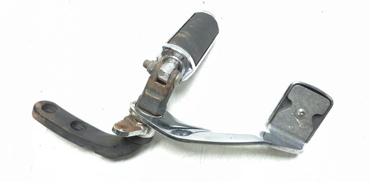06-17 Harley Dyna Street Bob Fxdb Front & Rear Footpeg Willie G Skull Set