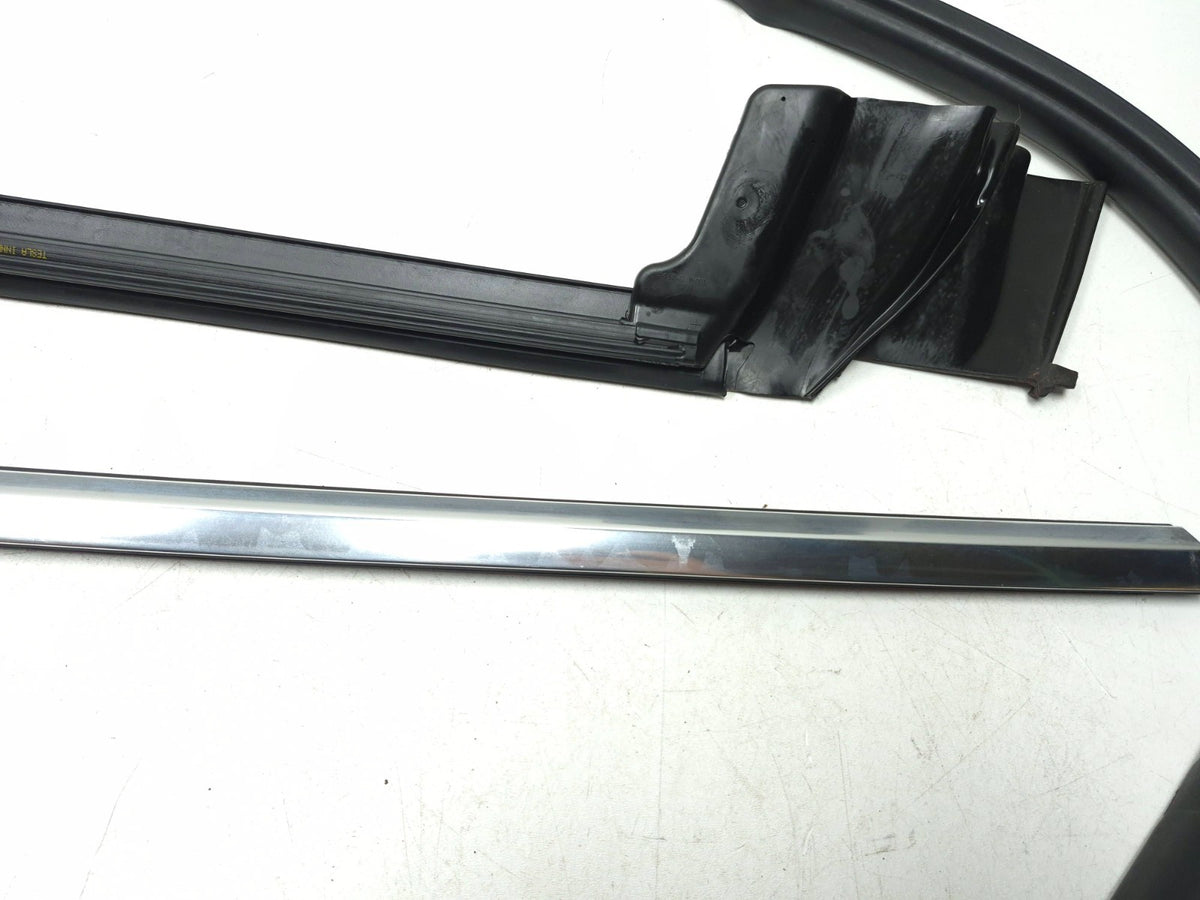 2020 Tesla Model 3 Rear Door Seal & Belt Molding Passenger Side 3 Pcs OEM