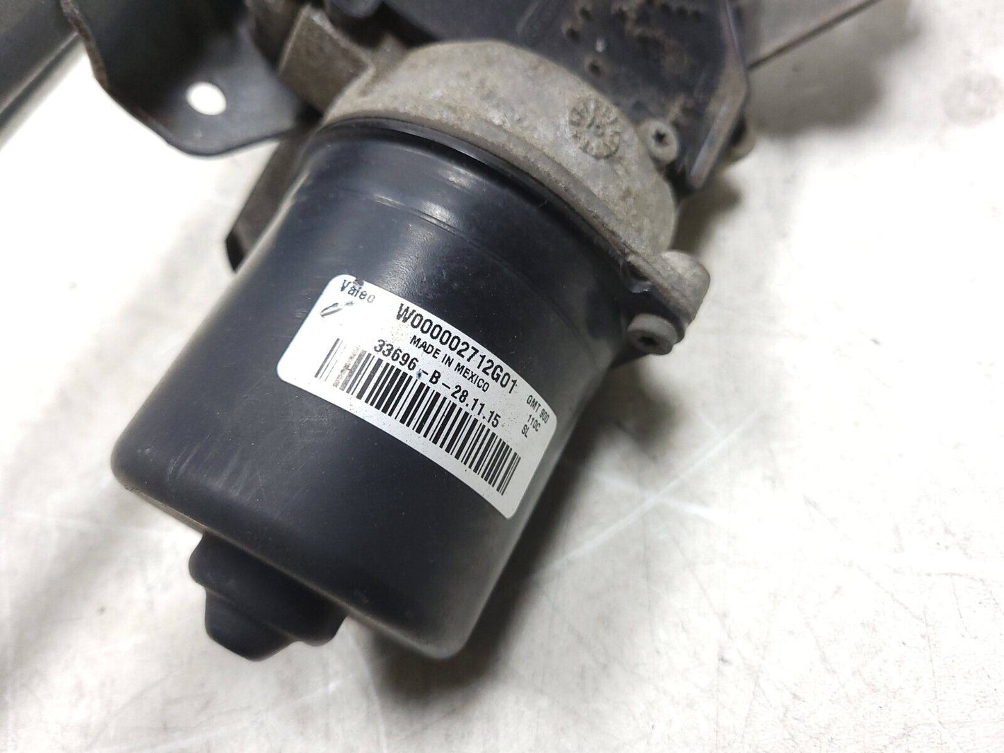 2010 - 2014 Chevrolet Suburban Windshield Wiper Motor W/ Linkage OEM