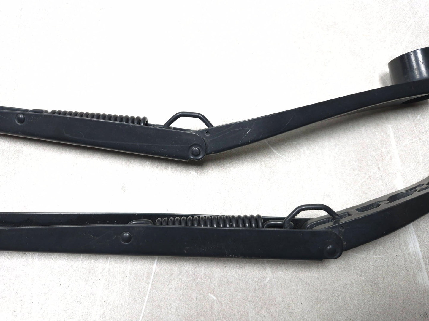 2018 Chrysler 300 Windshield Wiper Arm Left & Right OEM