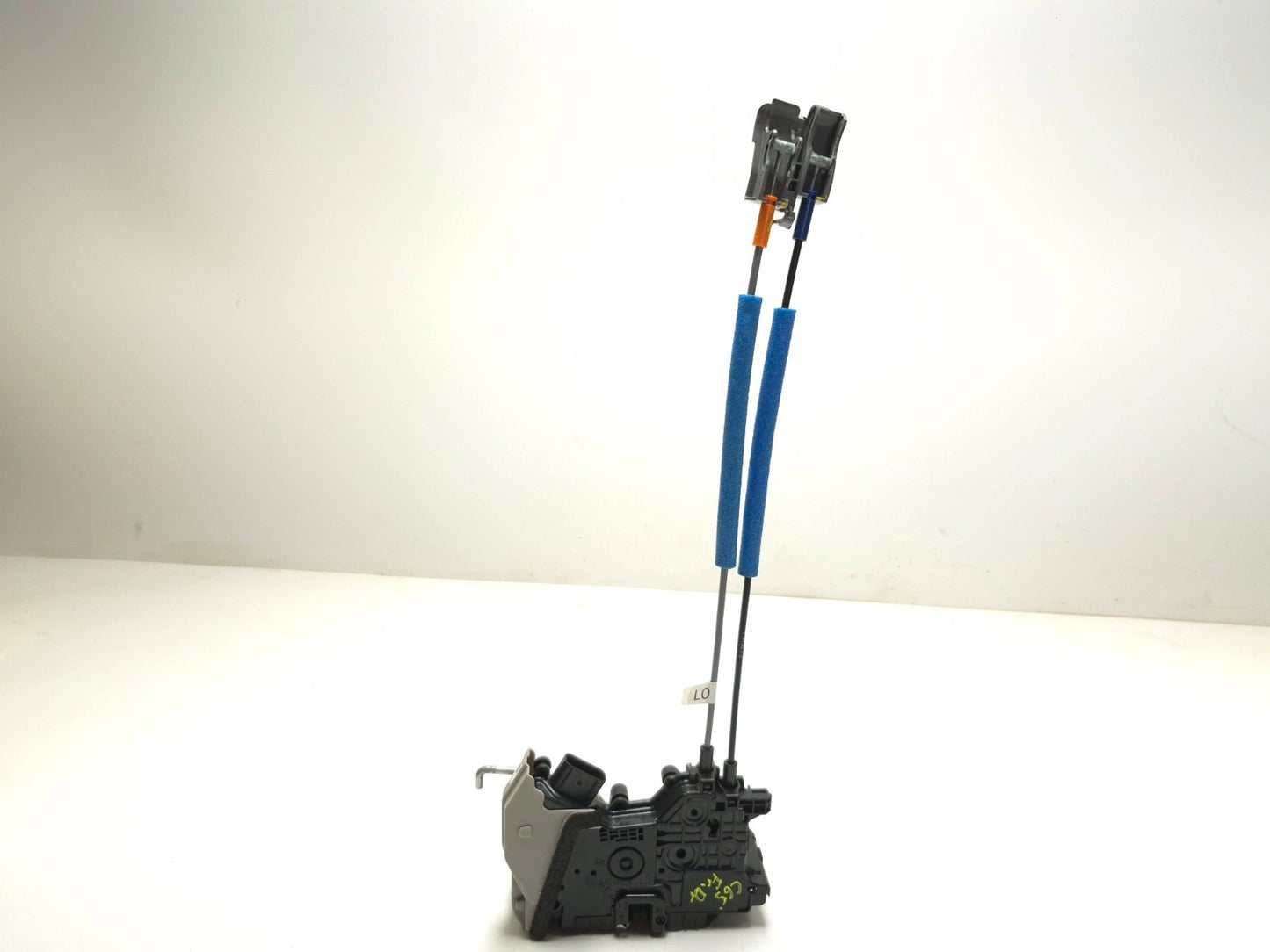 2019 Hyundai Kona Front Door Lock Latch Actuator Left Driver Side OEM