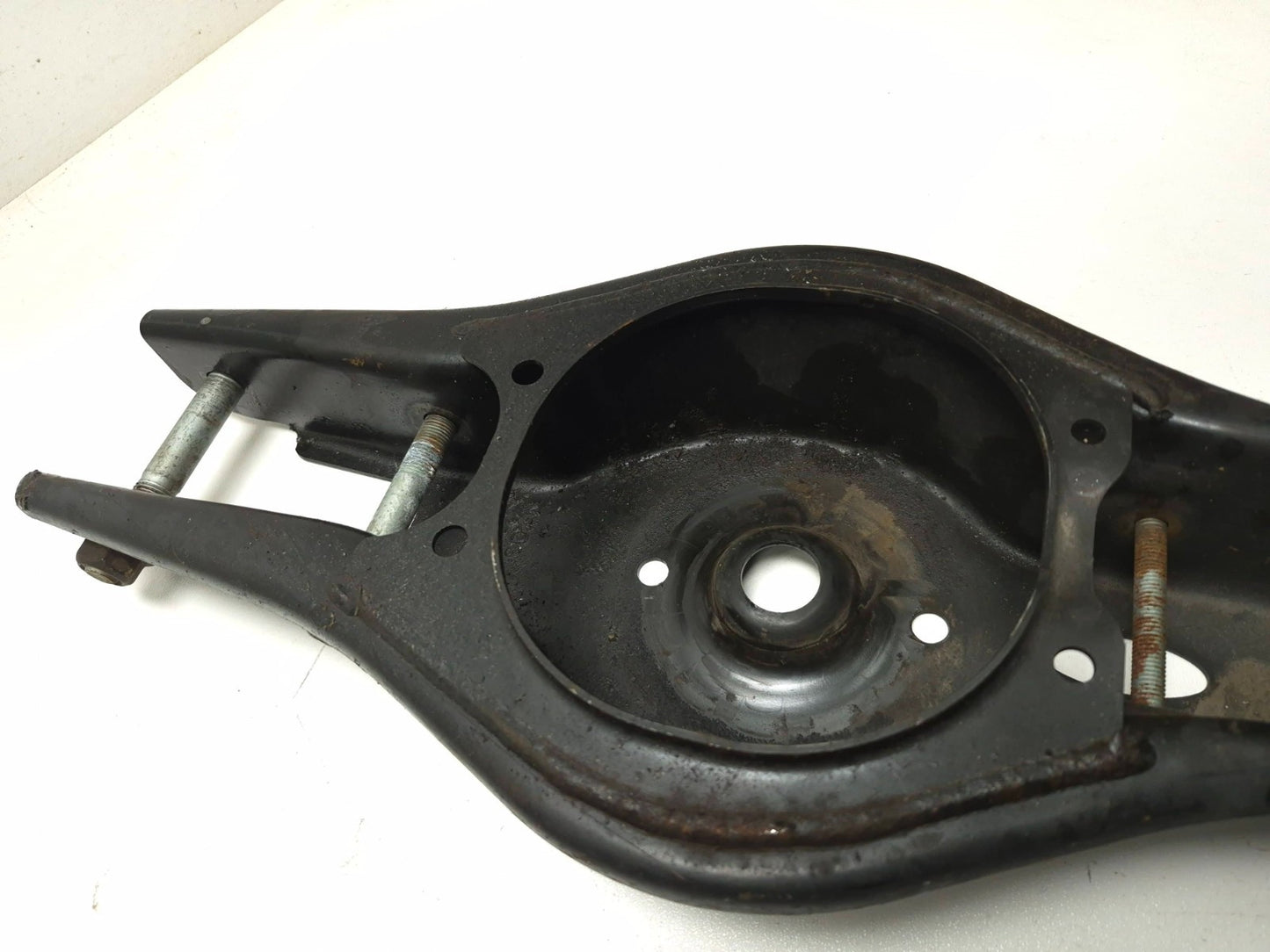 2019 Hyundai Kona Rear Control Arm Driver Side Left 4 Pcs OEM