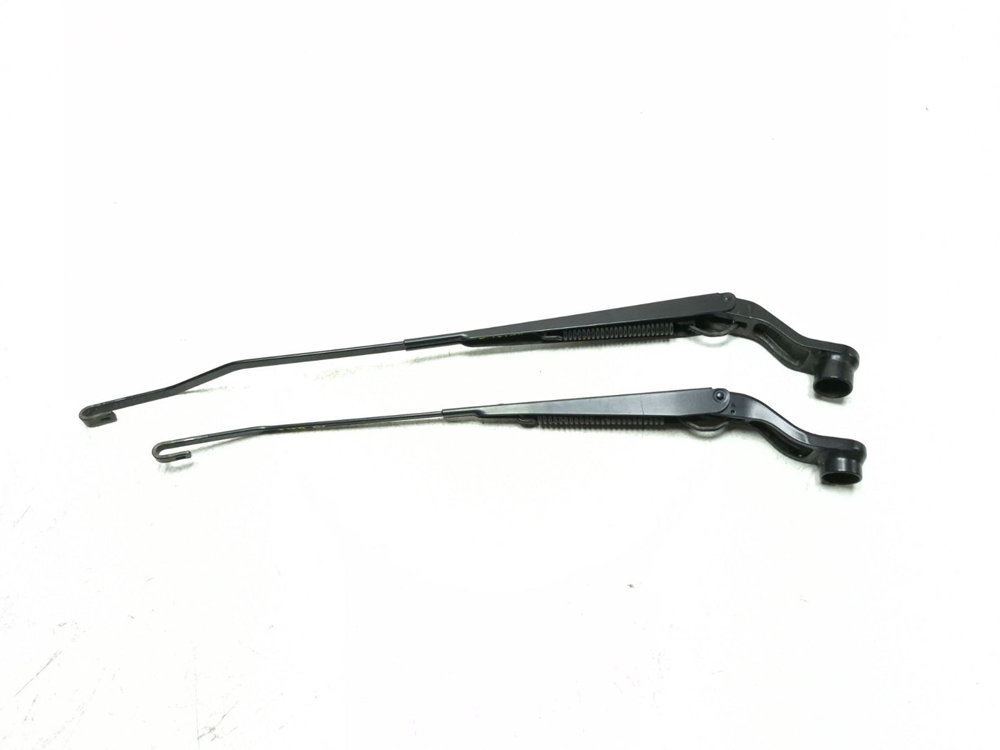 2010 Dodge Caliber Sxt Windshield Wiper Arm Pair OEM
