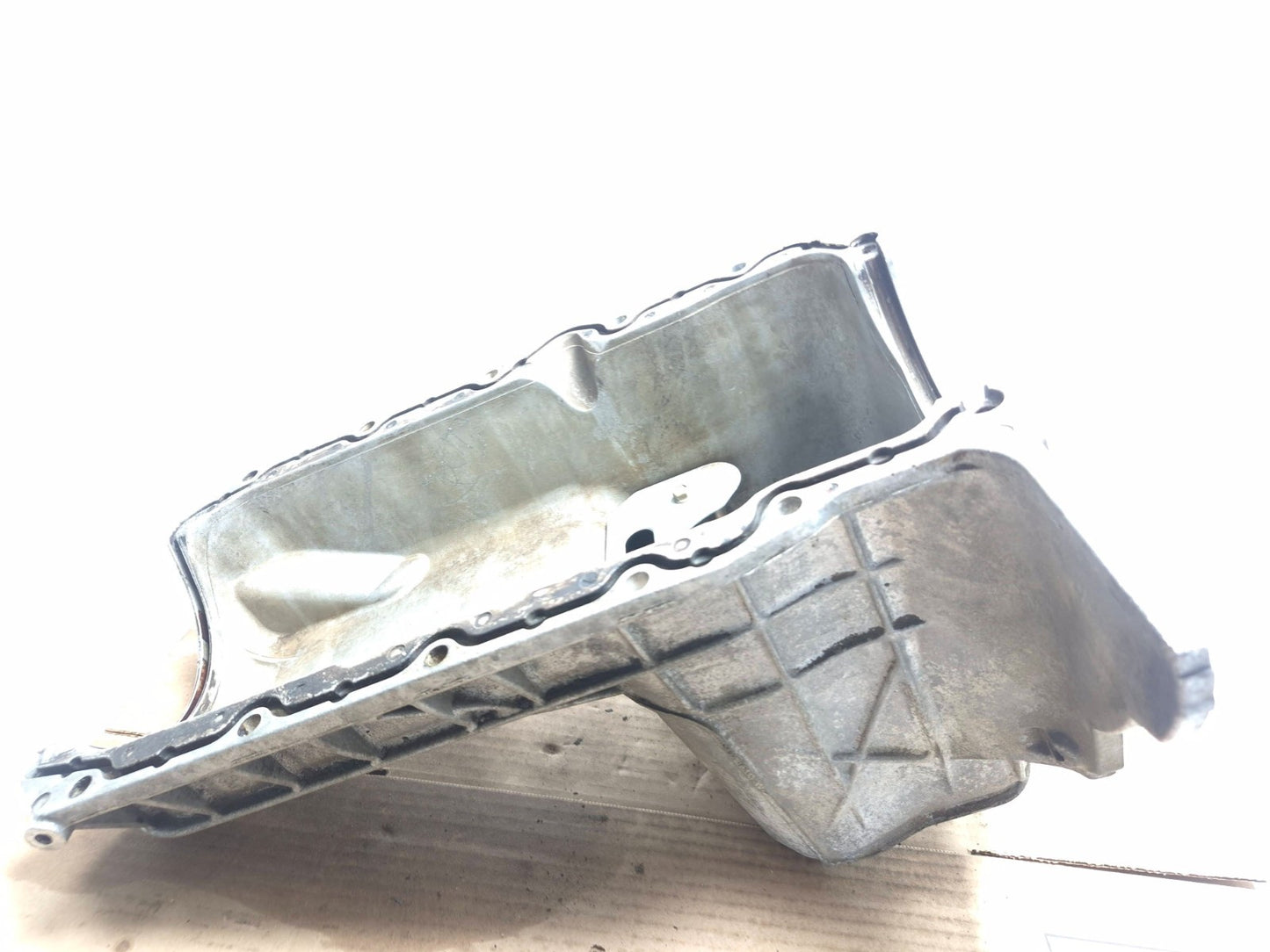 Yale Forklift V6 4.3l Engine Oil Pan OEM