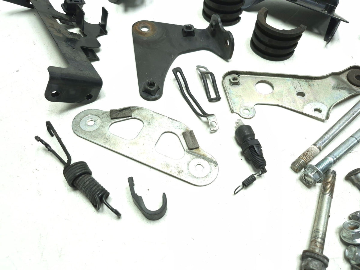 2009 Suzuki Boulevard M109r Vzr1800 Misc Bolt & Hardware Bracket OEM
