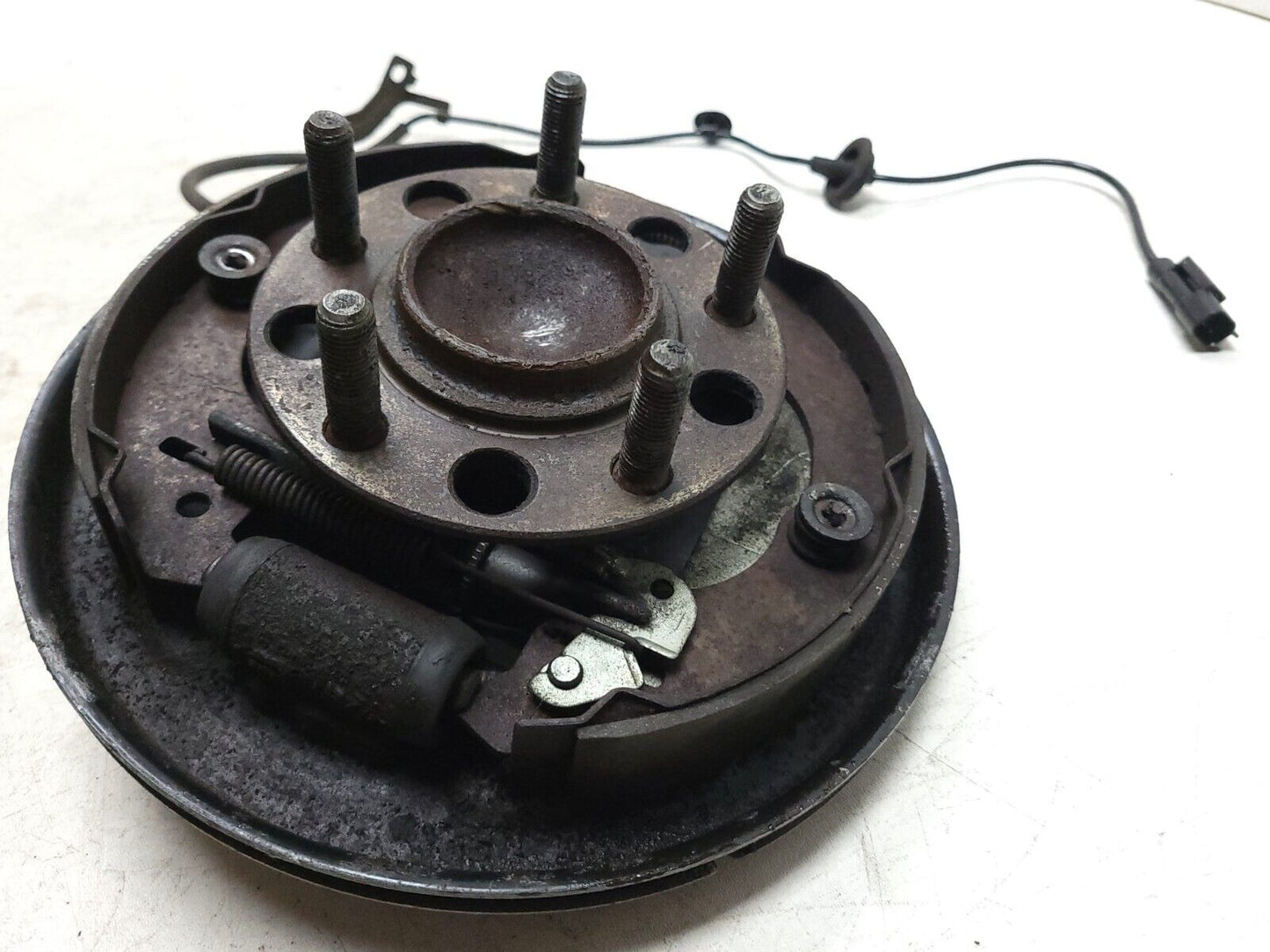 2010-2012 Dodge Caliber Spindle Knuckle Brake Drum Rear Passenger Side  2.0l OEM