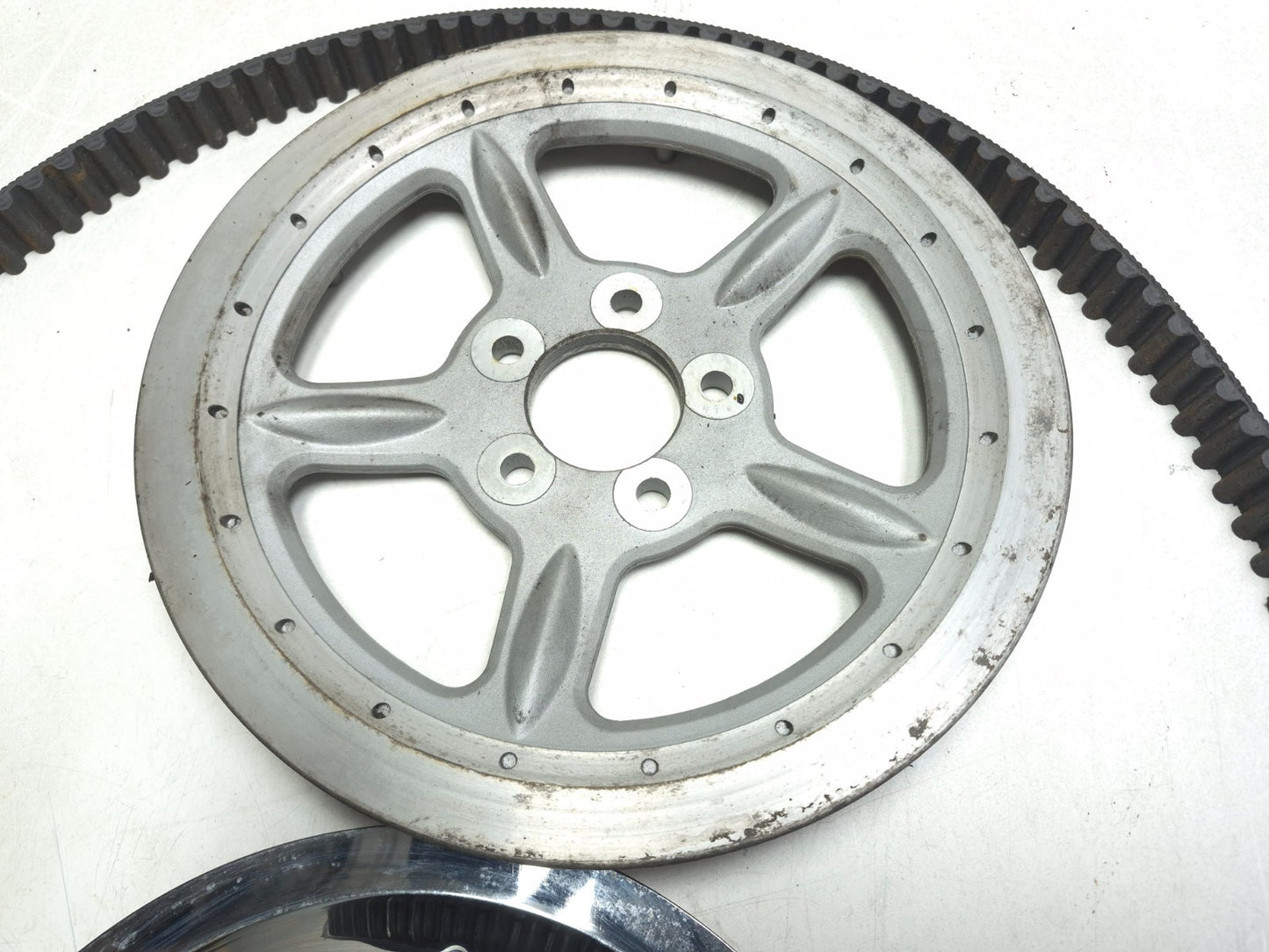 2004 Harley-davidson Sportster Xl883 Rear Wheel Pulley & Drive Belt Set OEM