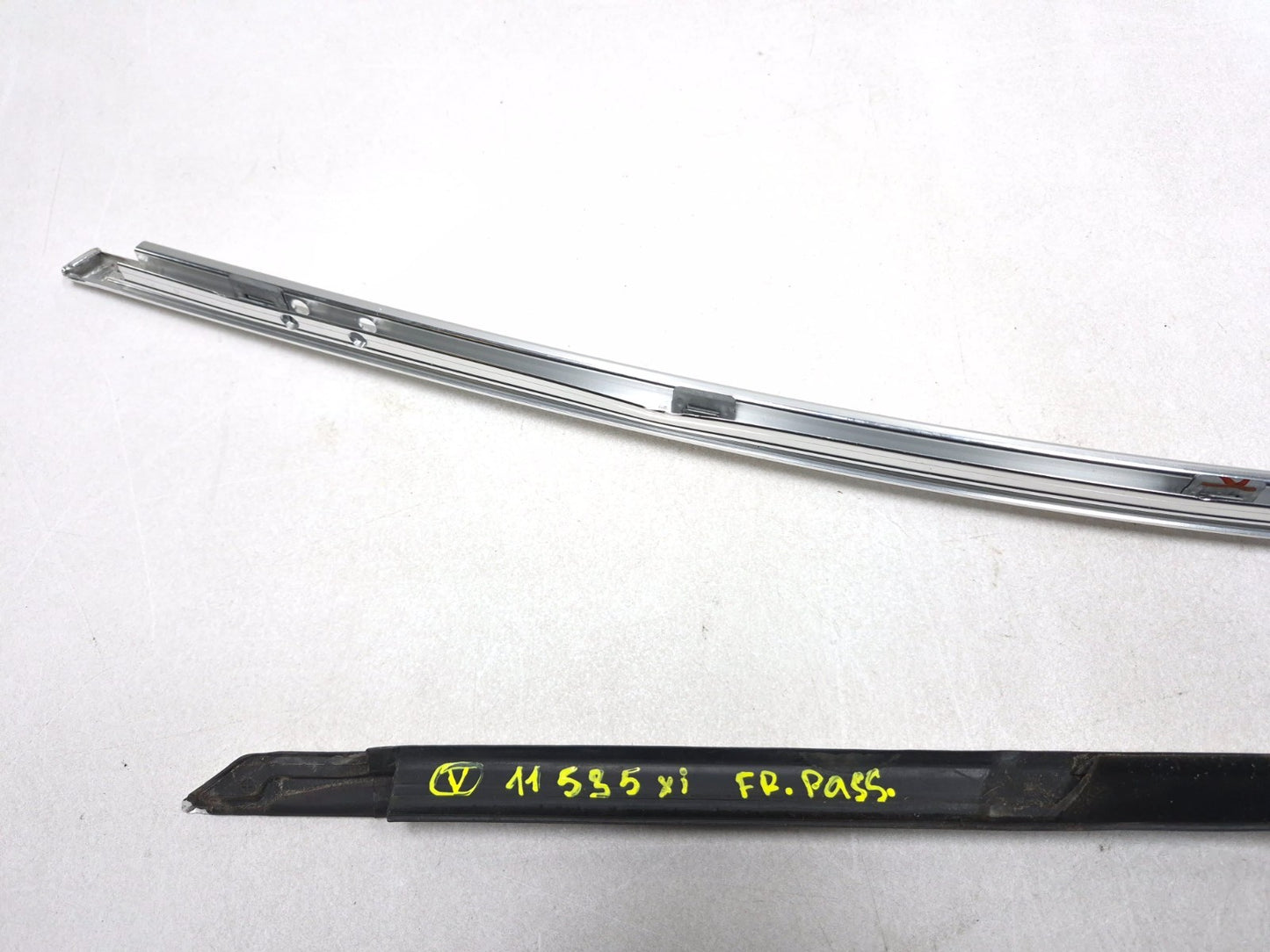 2011 BMW 535i F10 Front Door Window Belt Molding Passenger Side Right OEM