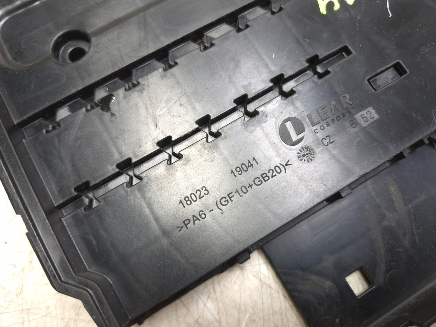 2016 Ford Transit Connect Single Battery Fuse Relay Module   OEM