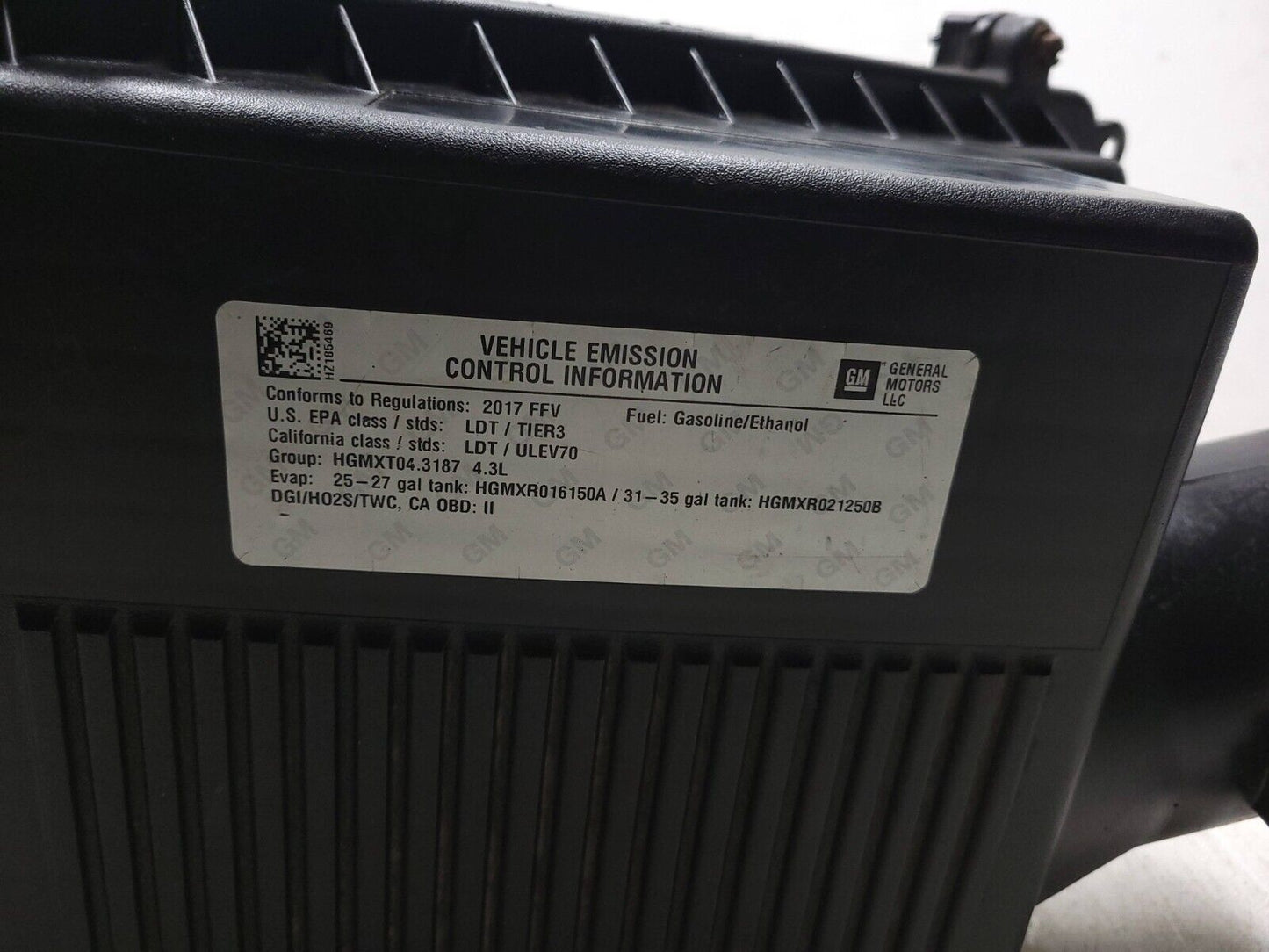 17-19 Chevrolet Silverado 1500 Air Box Cleaner 4.3l OEM