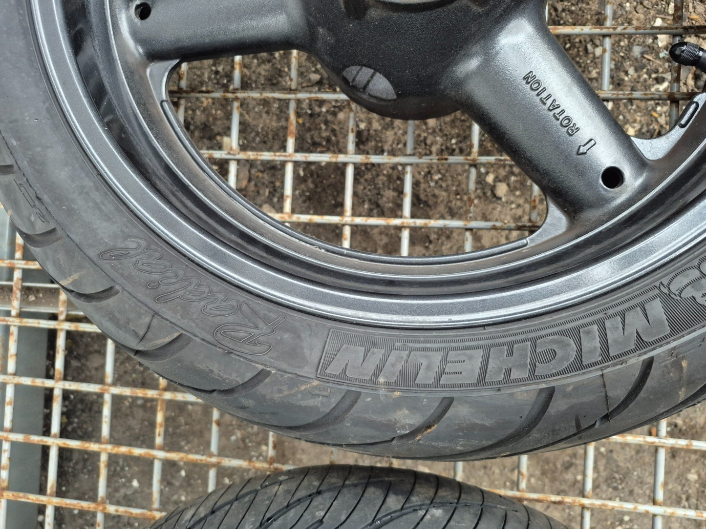 2001 Suzuki Gsx 750f Katana  Rear & Front Wheel W/ Tire Pair R 17 OEM