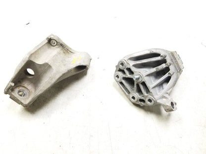 2017-2019 Alfa  Romeo Stelvio Motor Mount Bracket 2.0l OEM