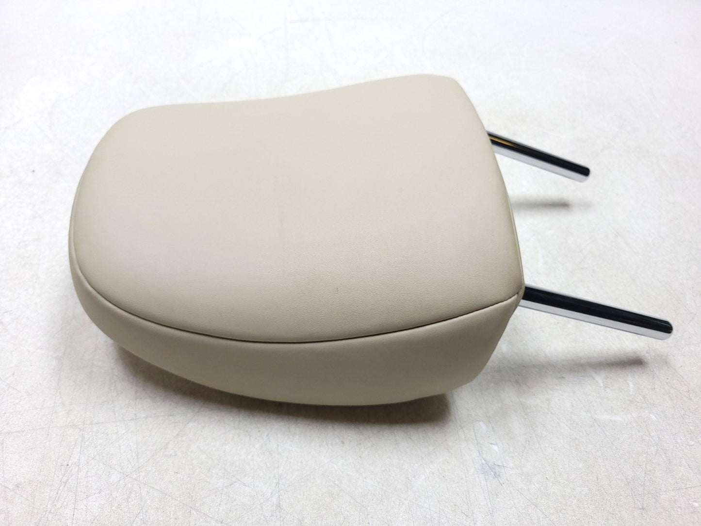 11-13 Lexus CT200h Front Passenger Headrest Oem✅