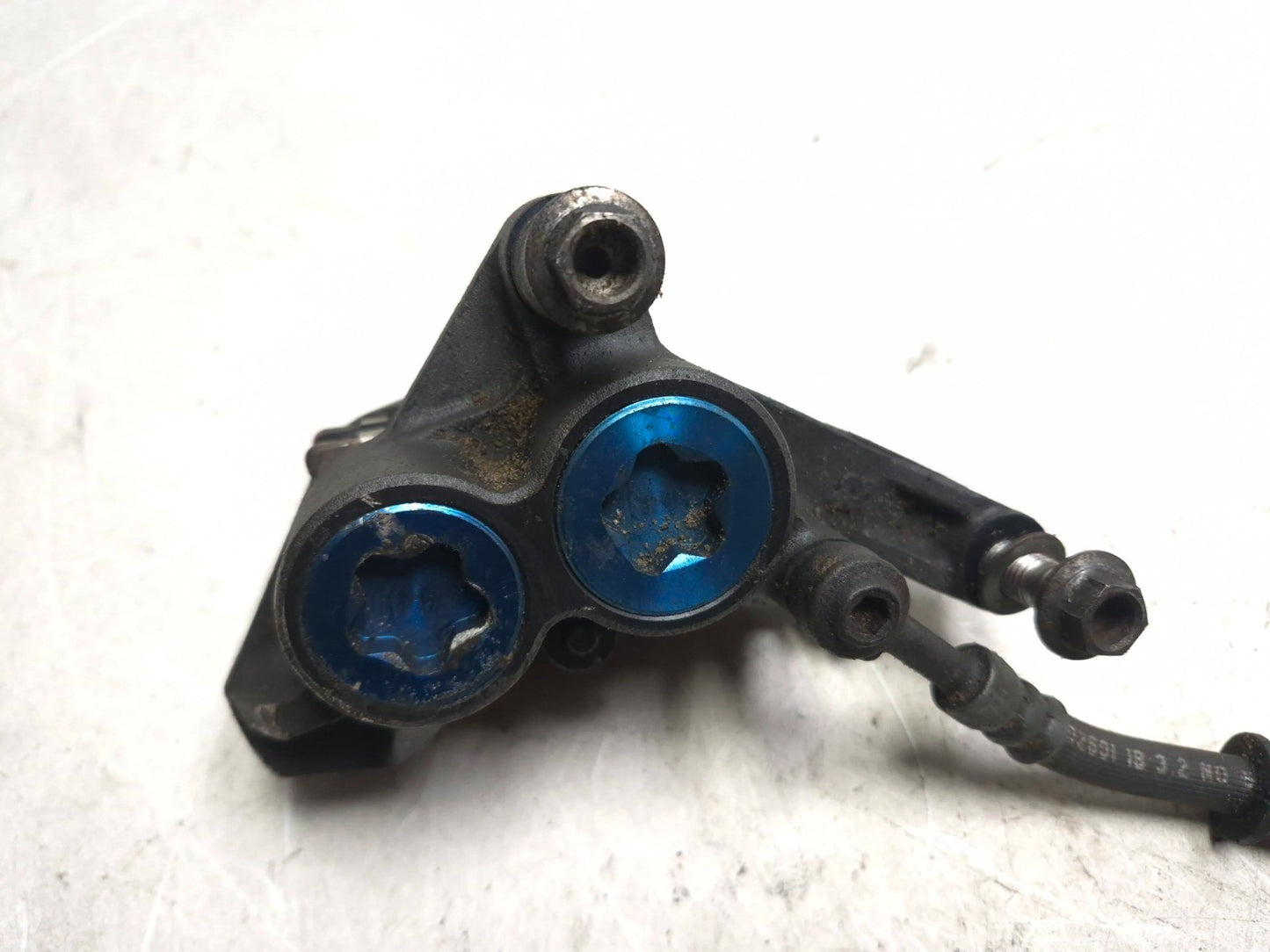 2002 Yamaha Yzf-r6 Front Left & Right Brake Caliper Pair OEM