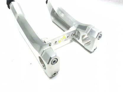 2009 Suzuki Boulevard M109r Vzr1800 Handlebar Riser Holder Left & Right OEM