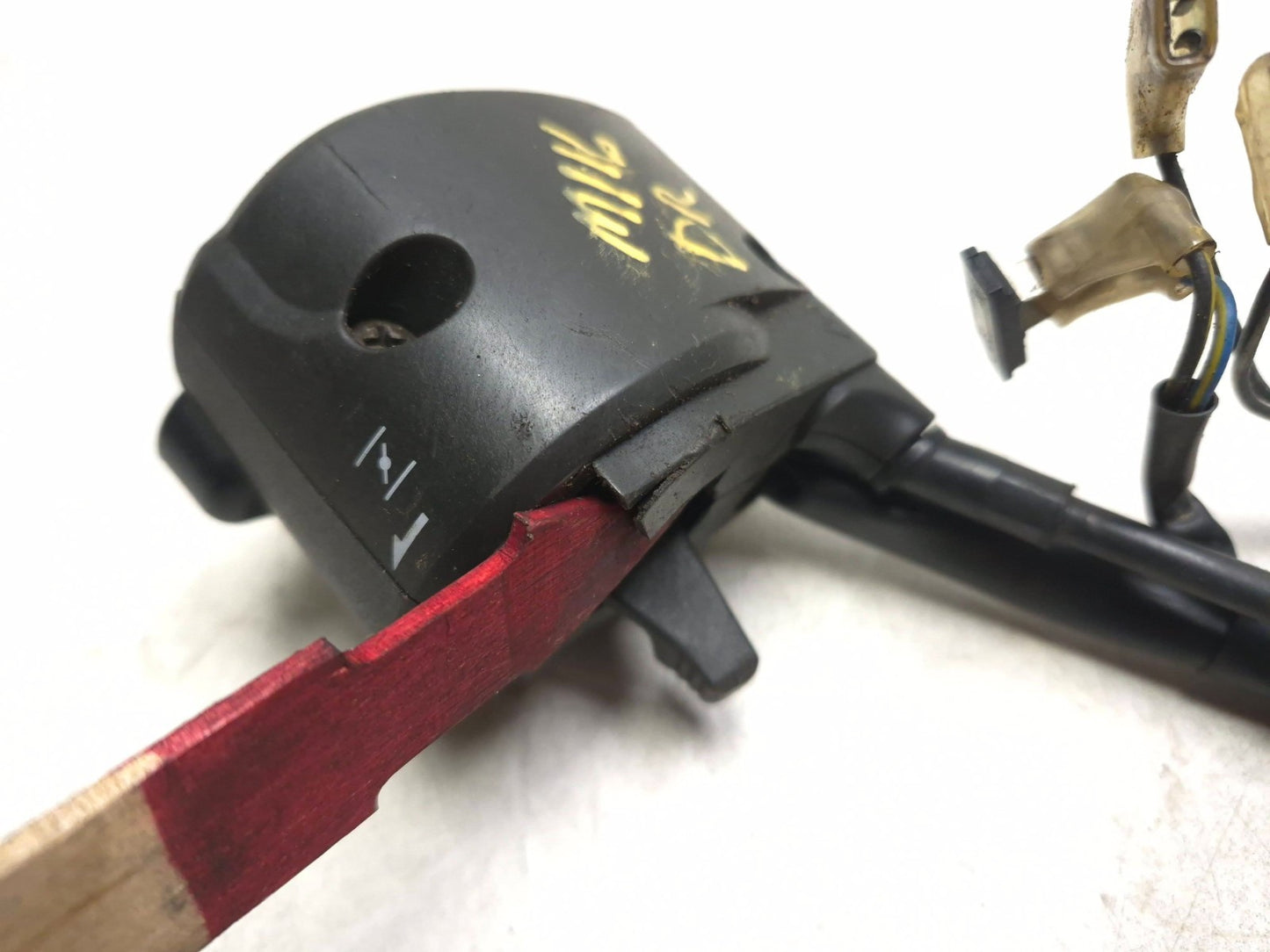 2002 Yamaha Yzf-r6 Left Handlebar Switch *has Damage* OEM