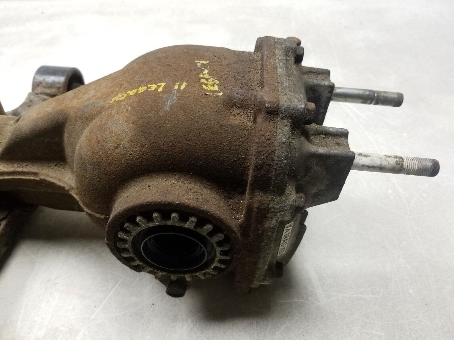 2010 - 2014 Subaru Legacy Rear Differential Carrier 2.5l OEM