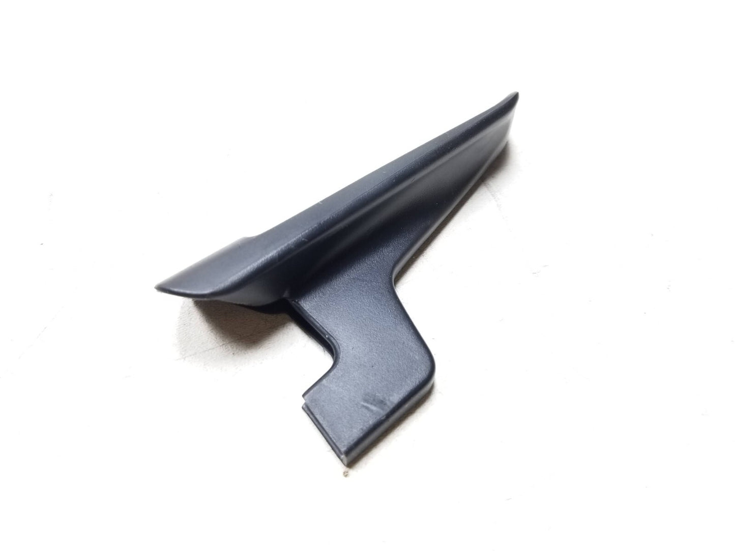 2017 Volkswagen Passat Seat Side Trim & knob Front Passenger Side Right OEM