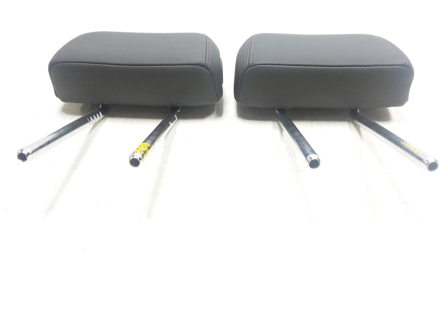 2022 Chevrolet Trailblazer Rs Headrest Rear Seat Left & Right OEM