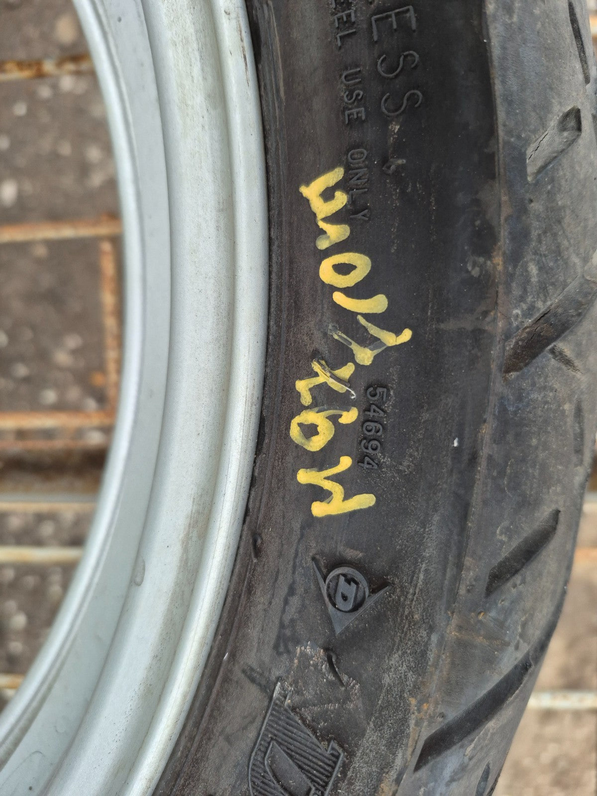 1993 Suzuki Gsx600fp Katana Front & Rear Wheel W/ Tire Pair R 17 OEM