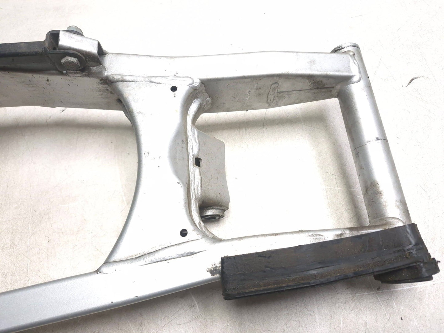 2006 Suzuki Katana Gsx600f Rear Swingarm OEM