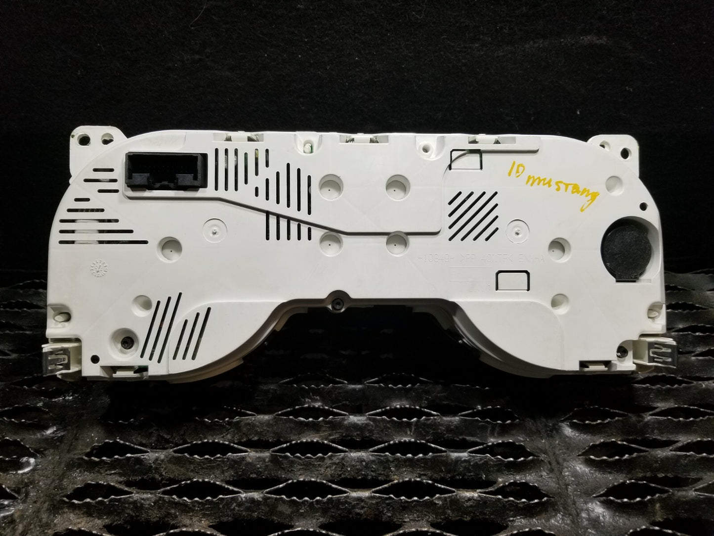 10 11 12 13 14 Ford Mustang Instrument Panel Speedometer Gauges  78k Miles OEM