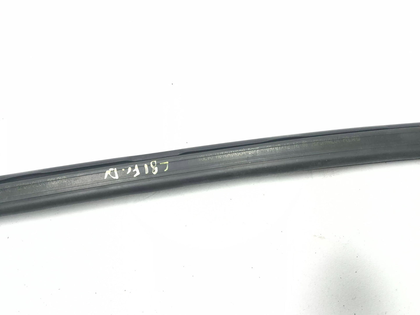 2013 Volvo S60 Front Door Weatherstrip Seal Left Driver Side Pair OEM
