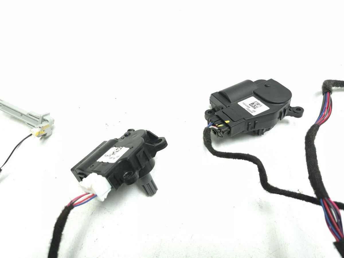 2020 Tesla Model 3 Y Tesla Model 3 Y HVAC Heater Wire Harness & Actuators OEM