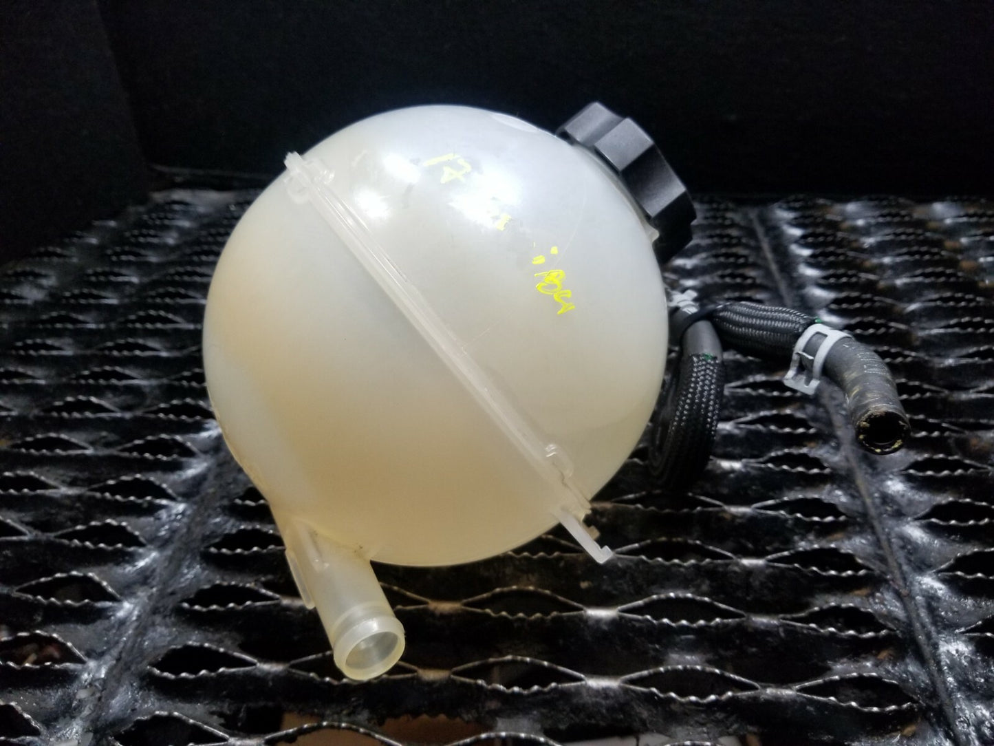 16 17 18 19 Chevrolet Malibu 1.5l Engine Overflow Reservoir Bottle OEM 3k