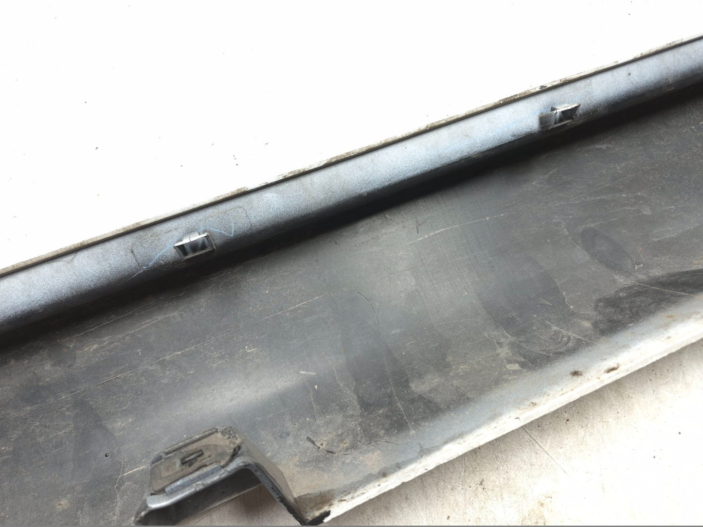 2018 Chrysler 300 Skirt Rocker Panel Molding Left Driver Side OEM