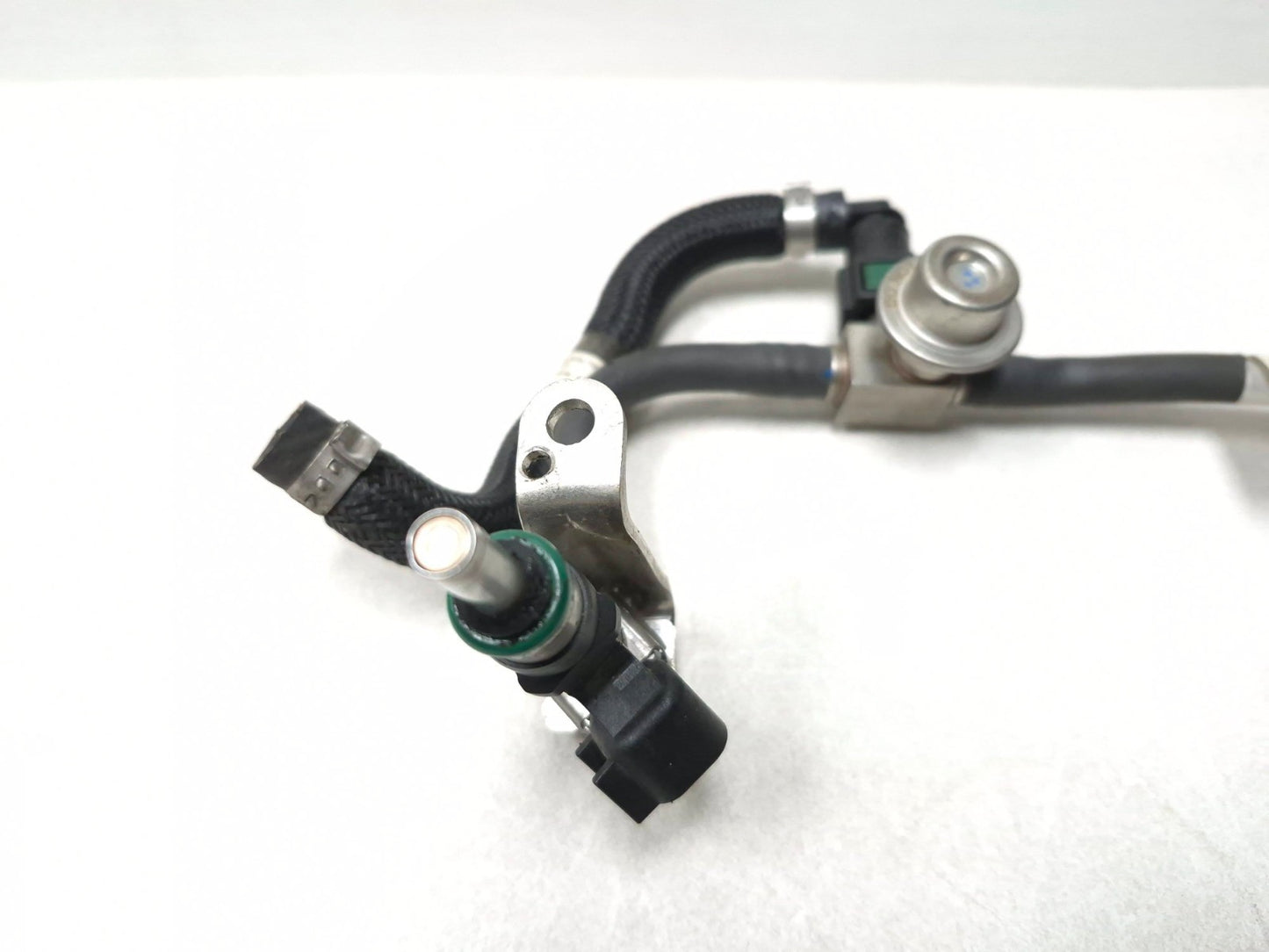 2017 Indian Scout Fuel Injector Rail Assy OEM