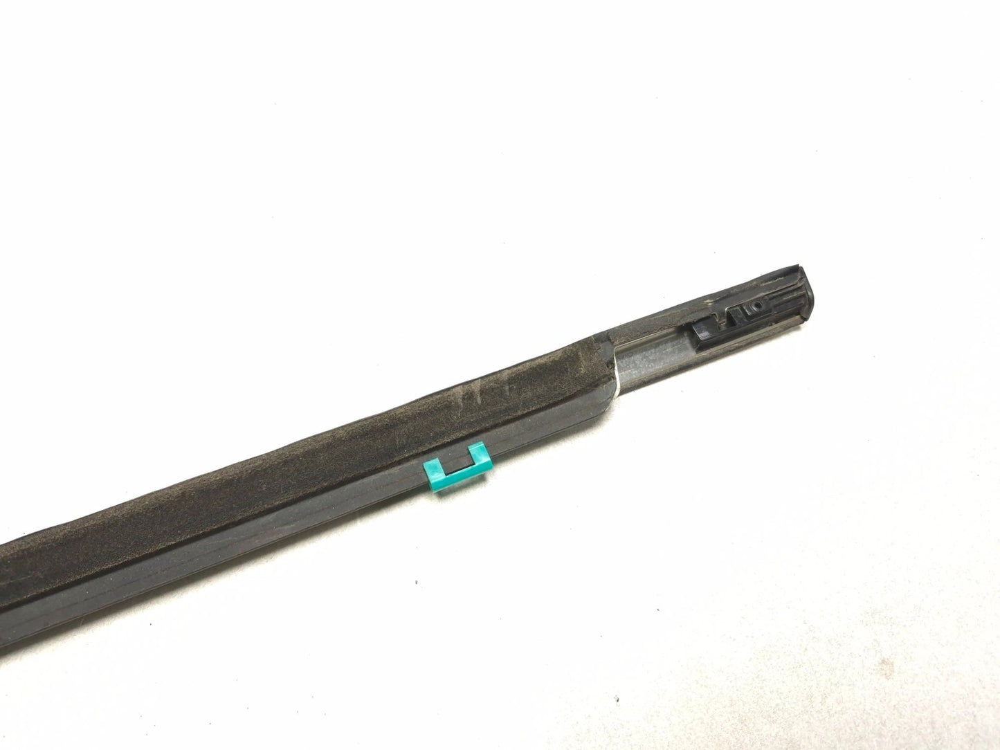 2014 Hyundai Elantra Gt Front Door Belt Outside Molding Passenger Side OEM