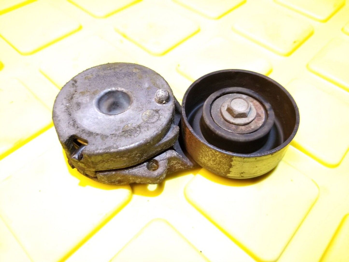 07 - 12 Nissan Sentra Belt Tensioner 2.0l OEM