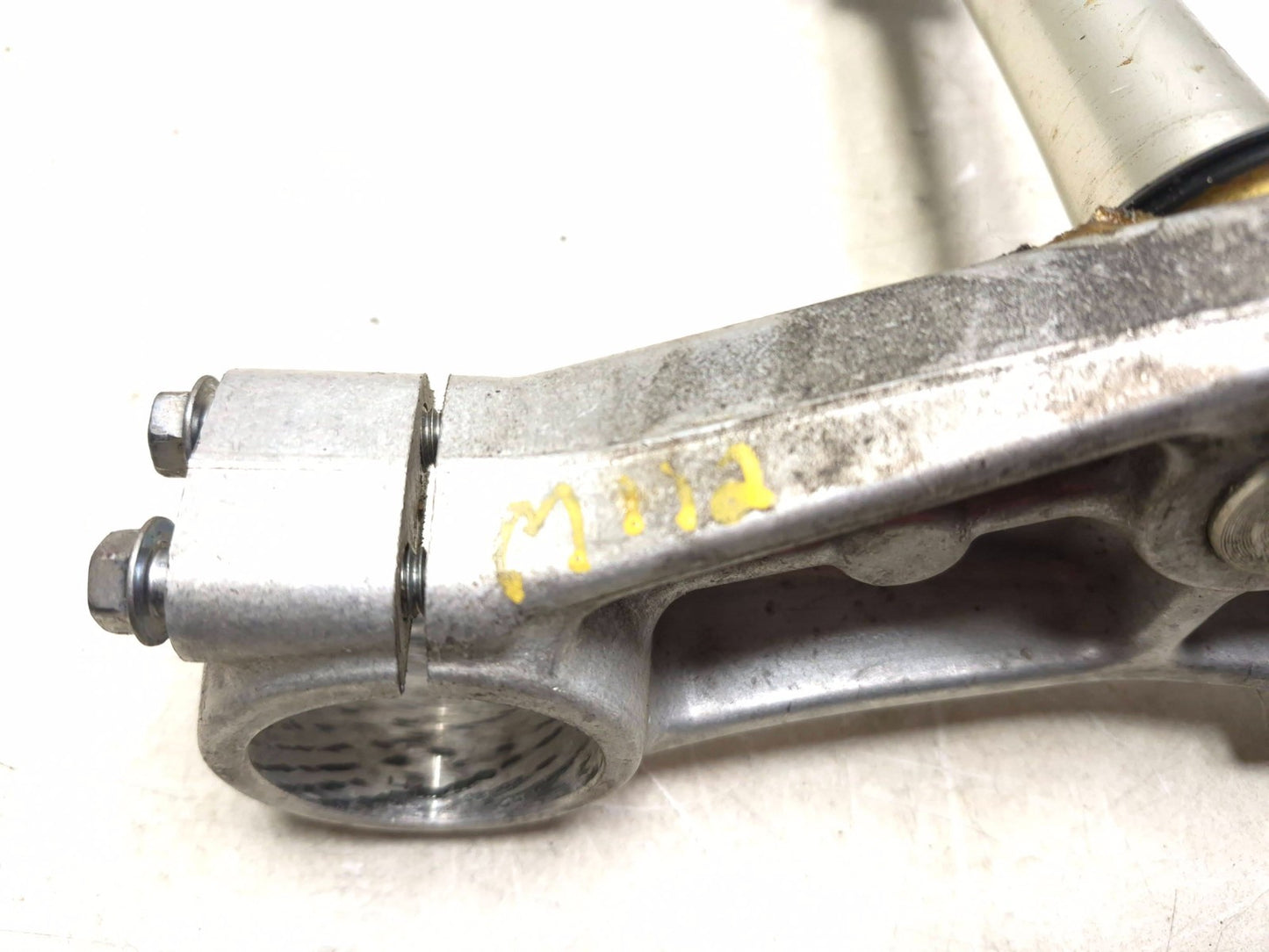 2002 Suzuki V-strom 1000 Dl1000 Triple Tree Lower OEM