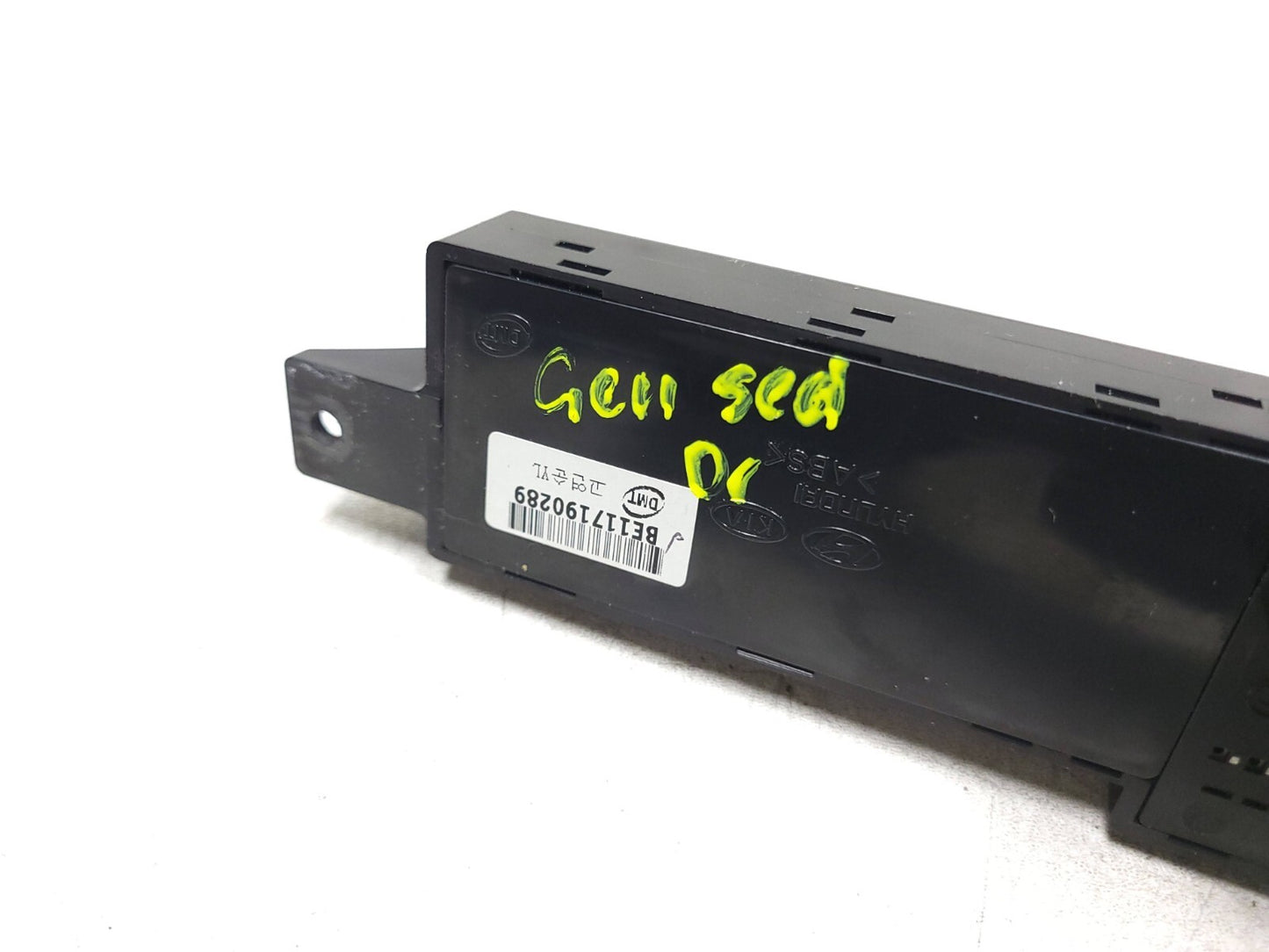 2009 Hyundai Genesis Seat Side Trim Front Driver Side Left OEM