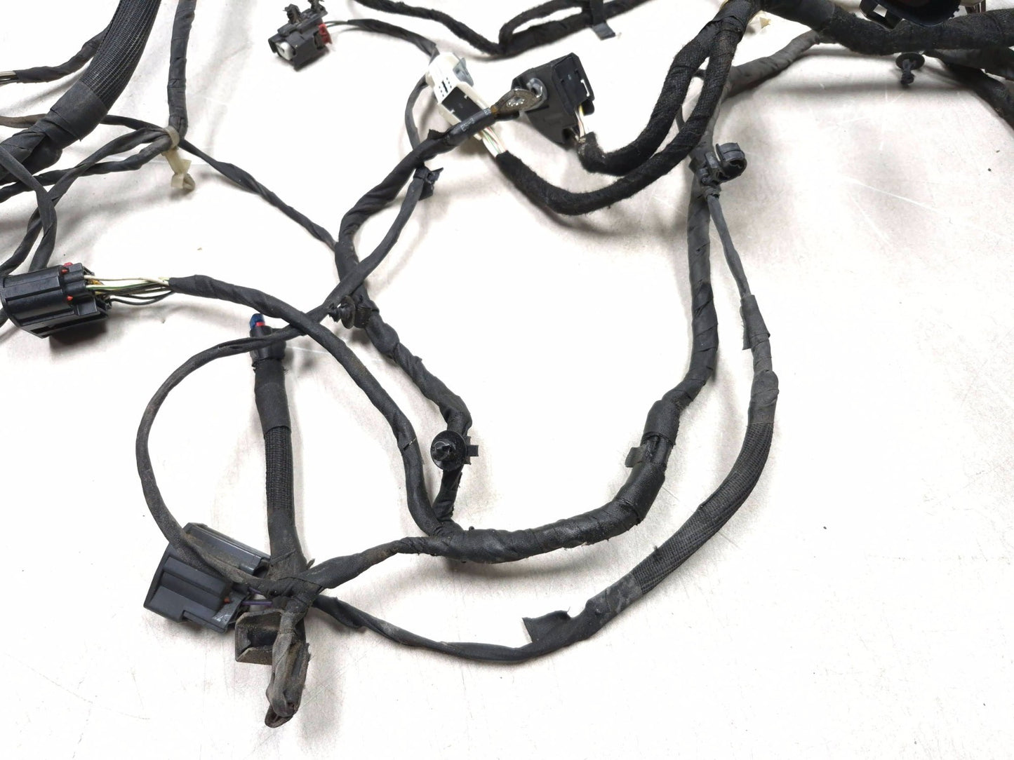 2018 Chrysler 300 AWD Engine Wire Harness & Fuse Box 3.6l OEM