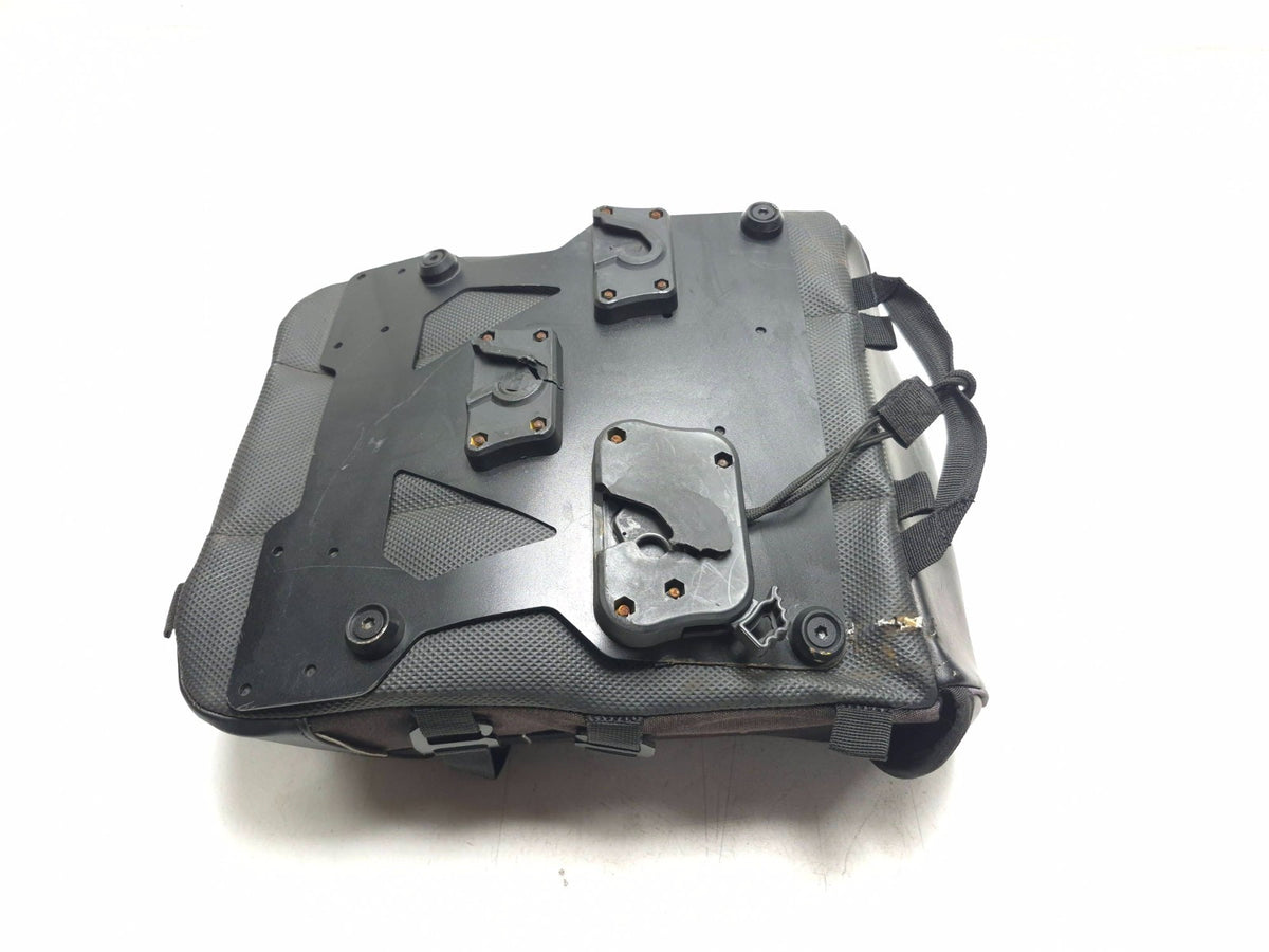 2009 Suzuki Boulevard M109r Vzr1800 Luggage Bag Viking Bags OEM